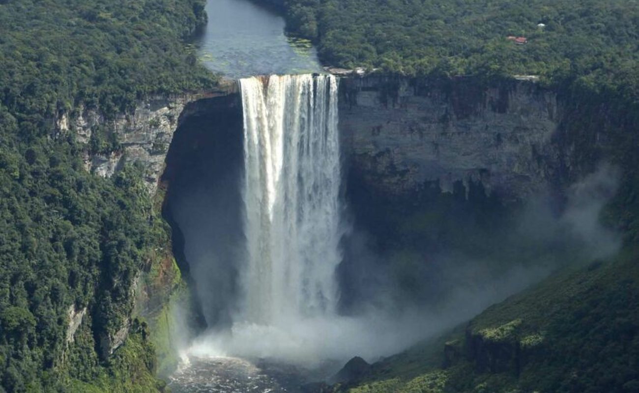 Guianas IV photo 1