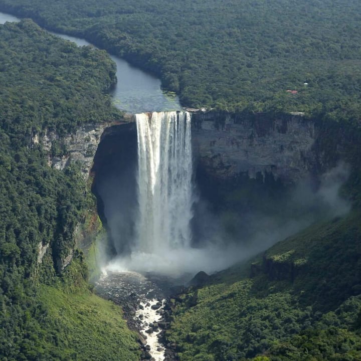 Guianas IV cover image