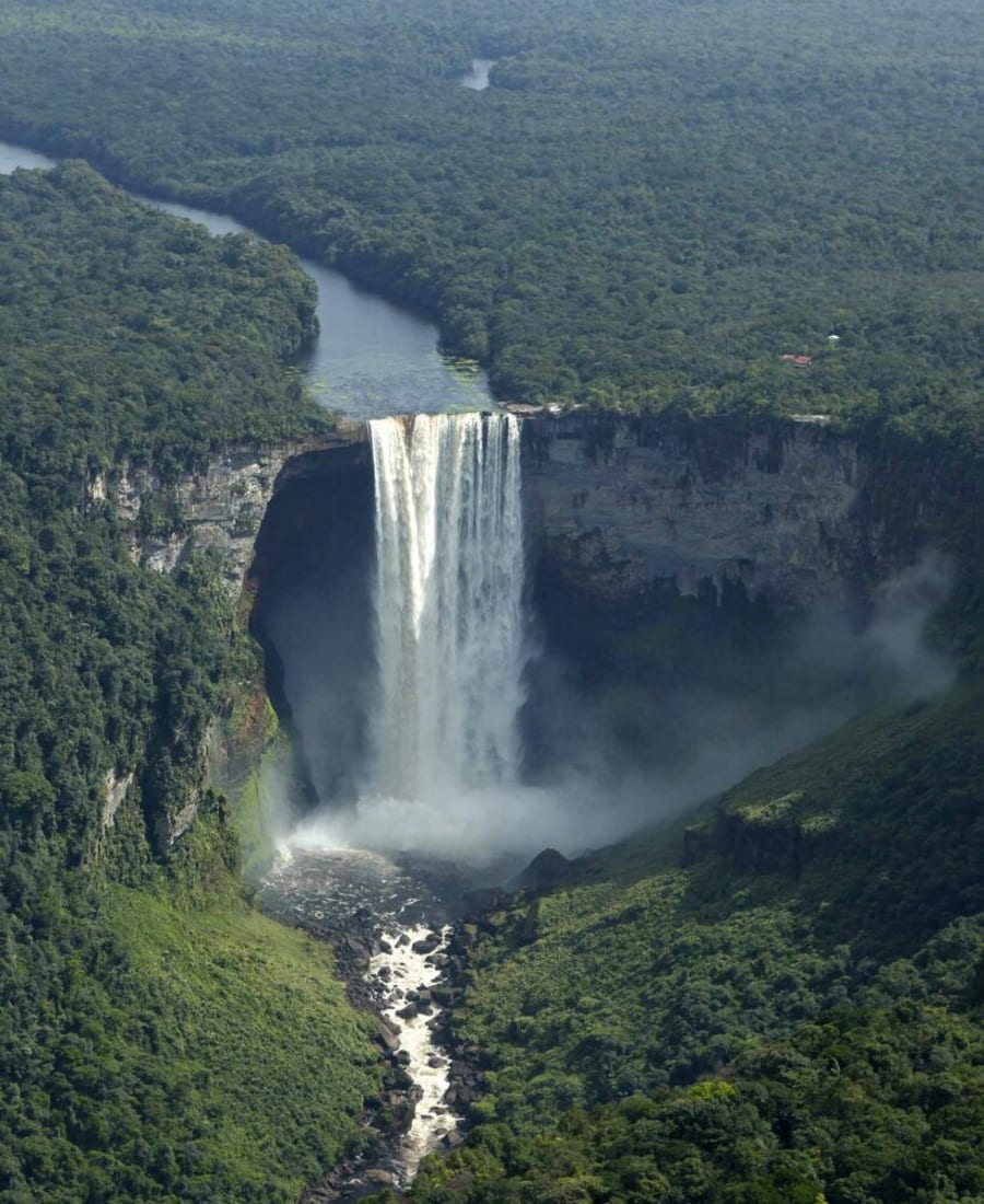 Guianas IV photo 1
